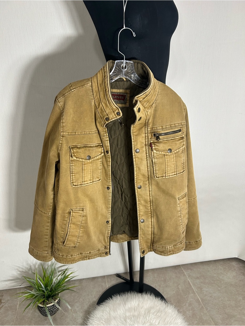 Levi's size M Men's Tan Cotton Field Jacket with Olive Quilted Lining